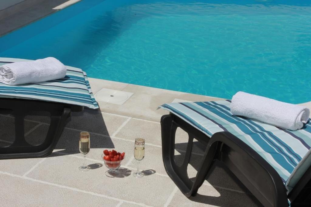 Holiday House Pine Tree Nerezisca ภายนอก รูปภาพ