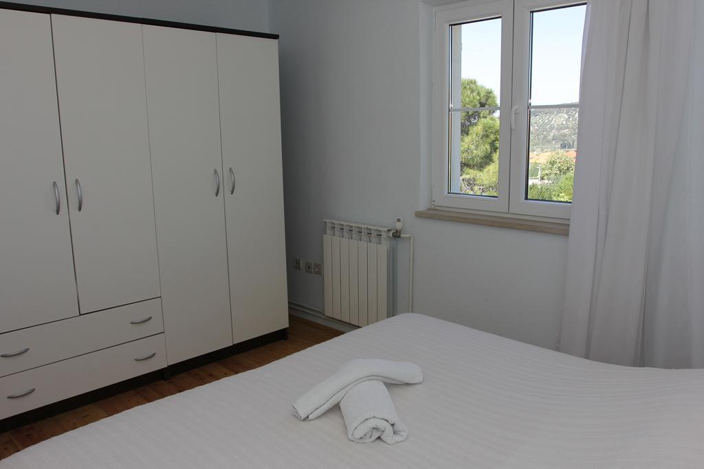 Holiday House Pine Tree Nerezisca ภายนอก รูปภาพ