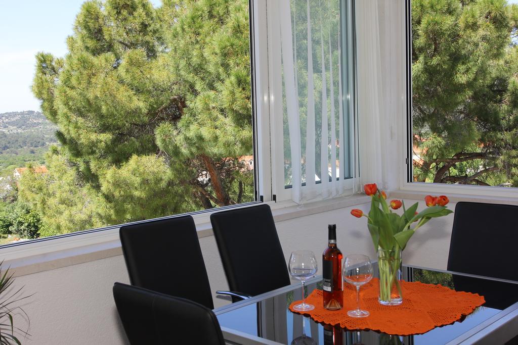 Holiday House Pine Tree Nerezisca ภายนอก รูปภาพ
