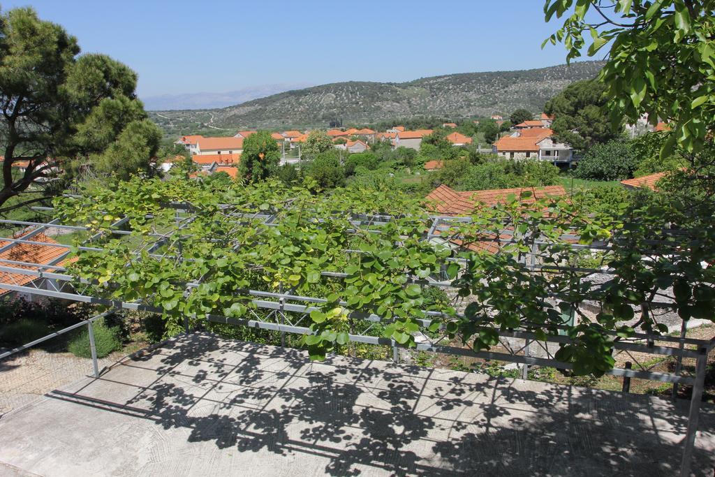 Holiday House Pine Tree Nerezisca ภายนอก รูปภาพ